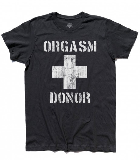 Orgasm donor t-shirt con scritta Orgasm donor e croce al centro. Uguale a quella indossata da stifler in american pie